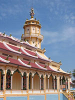 Seitenansicht des Cao Dai-Tempel