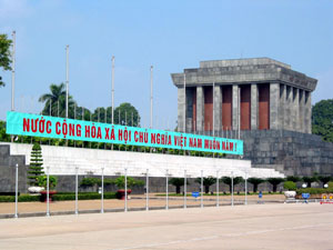 Ho Chi Minh-Mausoleum am Ba-Dinh-Platz in Hanoi