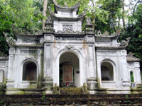 Pagode am Fuß des Huong Tich