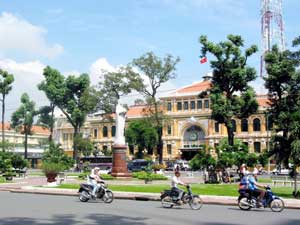 Eines der ältesten erhaltenen Kolonialbauten ist die Hauptpost von HoChiMinh-City (Saigon)